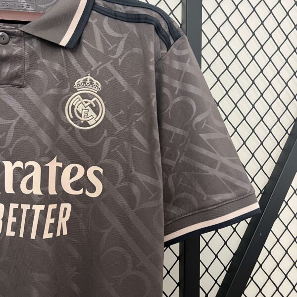 Real Madrid 2024/25 3º Equipación - Imagen 4