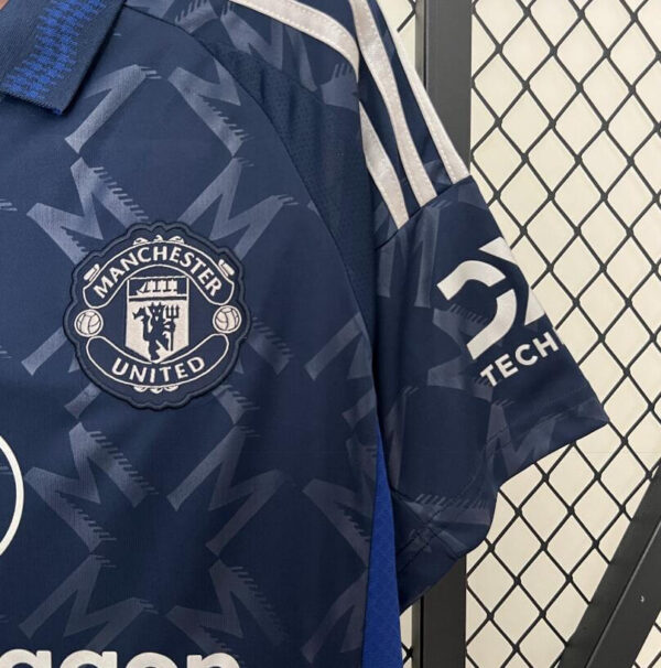 Manchester United 2024-2025 2º Equipación - Imagen 3