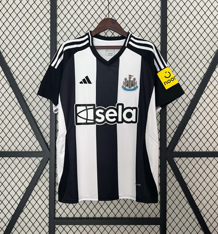 Newcastle 2024-2025 1º Equipación