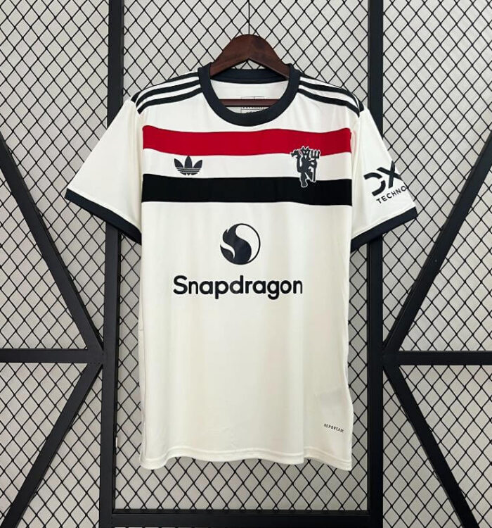 Manchester United 2024-2025 3º Equipación