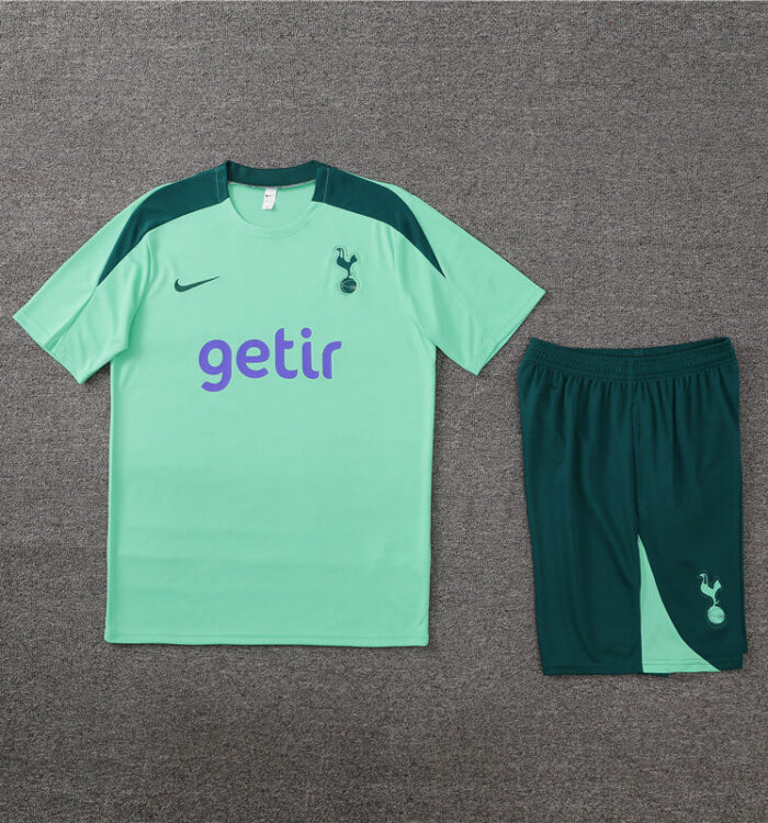 Tottenham Hotspur 2024-2025 Entrenamiento