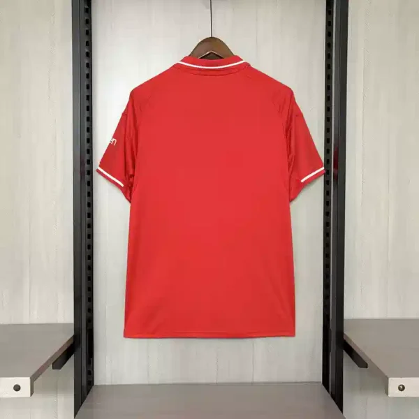 Nottingham Forest 25/26 1º Equipación - Imagen 3