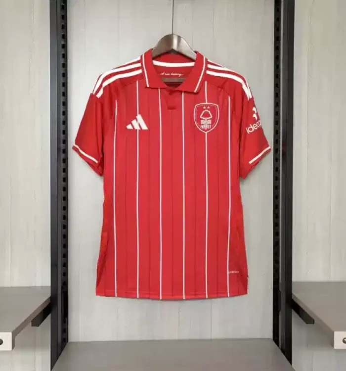 Nottingham Forest 25/26 1º Equipación