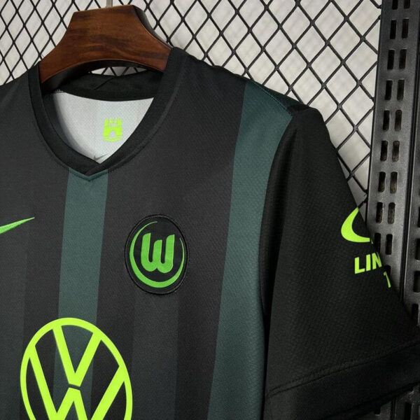 VfL Wolfsburgo 2024-2025 2º Equipación - Imagen 2