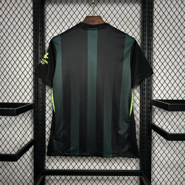 VfL Wolfsburgo 2024-2025 2º Equipación - Imagen 3