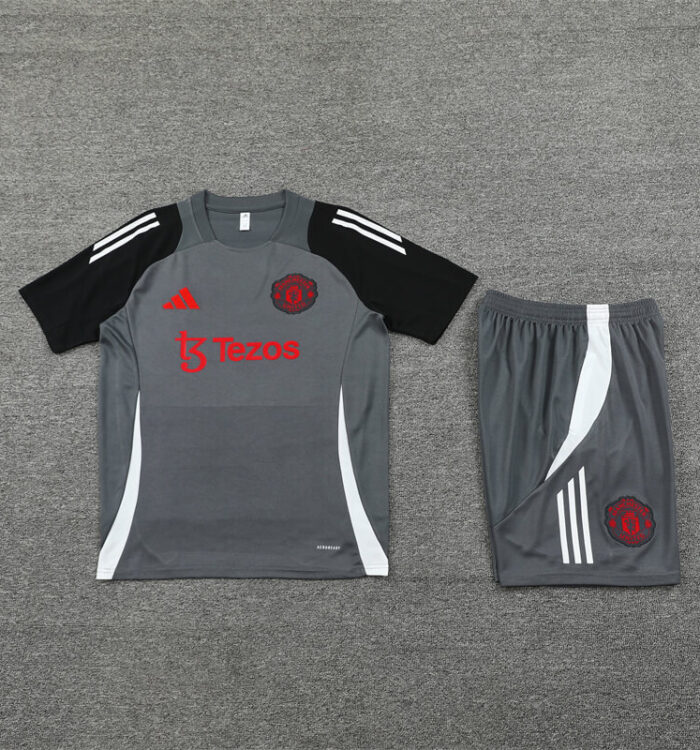 Manchester United 2024-2025 Entrenamiento